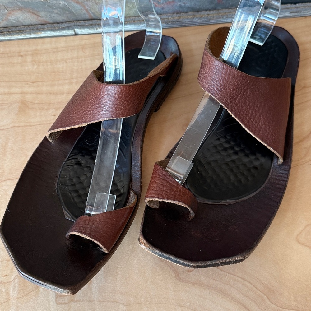 Cydwoq Hillary style sandal, brown pebbled leather, handmade in USA, 39.5 (9.5) - Picture 16 of 16